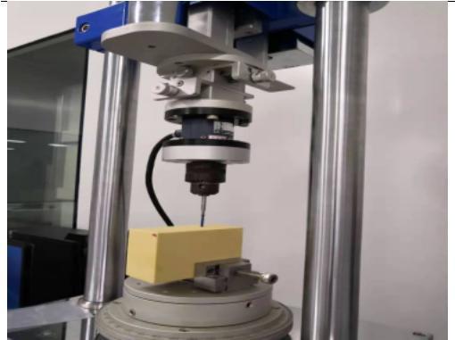 接骨釘?shù)妮S向撥出和扭轉(zhuǎn)旋入與生物旋出力學(xué)測試機(jī)